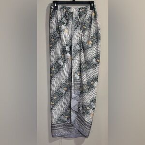 NWOT Cynthia Toung Gray flora skirt or sarong size medium